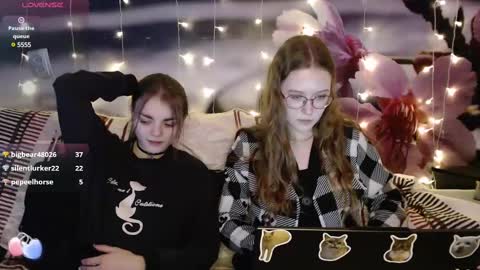 Sophie and my bestie Mandy    online show from 02.22.25