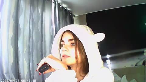 Sophie and my bestie Mandy    online show from 09.26.25