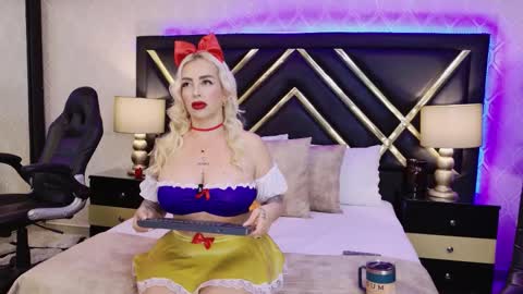 SophieWinslow online show from 11.01.25