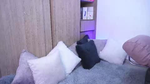 Sophiie online show from 12.17.25