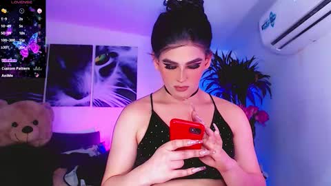 Snapshot of sophiieesweet chatting on 12.01.25 Sophie Sweet online show from 12.01.25