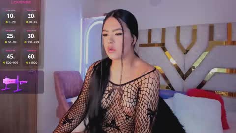 sophy  online show from 10.20.25