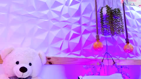 Sophie online show from 06.04.26
