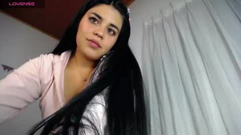Snapshot of sopphy_white chatting on 06.14.26 Sophy online show from 06.14.26