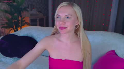 Lisa online show from 11.12.25