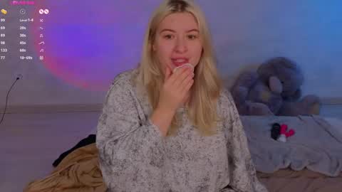 Snapshot of soulmeinme chatting on 02.21.25 soulmeinme online show from 02.21.25