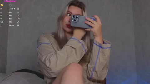 Snapshot of soulmeinme chatting on 10.23.25 soulmeinme online show from 10.23.25