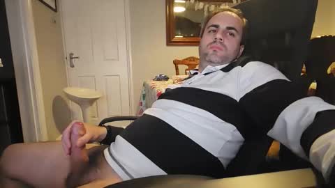 Snapshot of south_african_man_86 chatting on 10.29.25 south_african_man_86 online show from 10.29.25