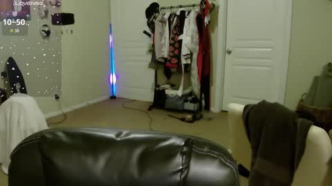 Snapshot of southerbunny chatting on 09.23.25 Bunnydathug online show from 09.23.25