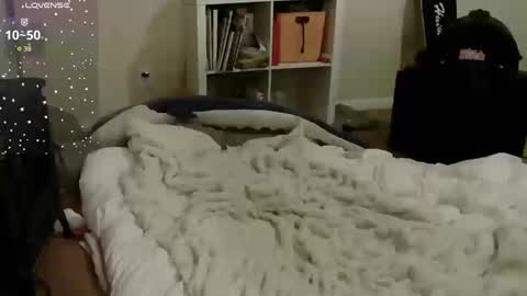 Snapshot of southerbunny chatting on 10.18.25 Bunnydathug online show from 10.18.25