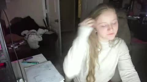 Snapshot of southerbunny chatting on 11.27.25 Bunnydathug online show from 11.27.25