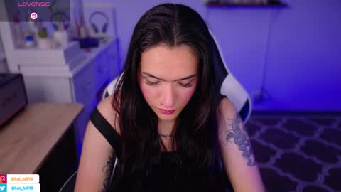 Snapshot of soyabby_ chatting on 11.12.25 Luisa online show from 11.12.25