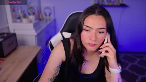 Snapshot of soyabby_ chatting on 11.15.25 Luisa online show from 11.15.25