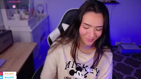 Snapshot of soyabby_ chatting on 12.14.25 Luisa online show from 12.14.25