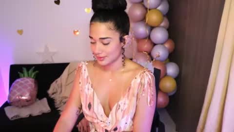 Snapshot of soytropicalfruit chatting on 12.13.24 You want to talk to me more personal follow me in My Channel VIP 50 the discount online show from 12.13.24