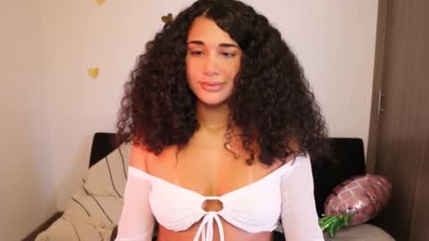 Snapshot of soytropicalfruit chatting on 12.17.24 You want to talk to me more personal follow me in My Channel VIP 50 the discount online show from 12.17.24