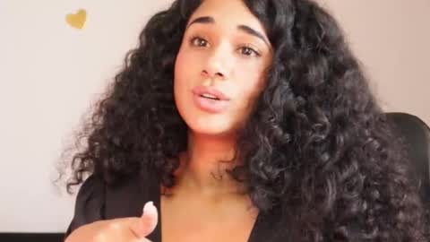 Snapshot of soytropicalfruit chatting on 01.12.25 You want to talk to me more personal follow me in My Channel VIP 50 the discount online show from 01.12.25