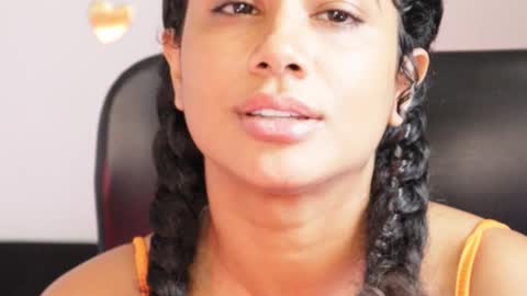 Snapshot of soytropicalfruit chatting on 01.14.25 You want to talk to me more personal follow me in My Channel VIP 50 the discount online show from 01.14.25