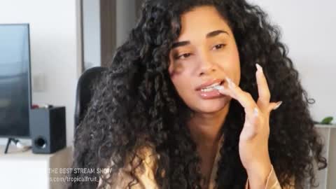 Snapshot of soytropicalfruit chatting on 09.15.25 You want to talk to me more personal follow me in My Channel VIP 50 the discount online show from 09.15.25