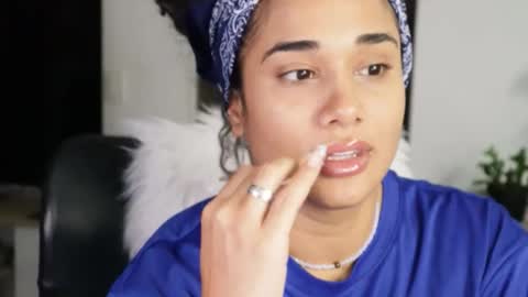 Snapshot of soytropicalfruit chatting on 09.25.25 You want to talk to me more personal follow me in My Channel VIP 50 the discount online show from 09.25.25