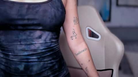 Snapshot of soytulu_ chatting on 02.11.26 brisa s online show from 02.11.26