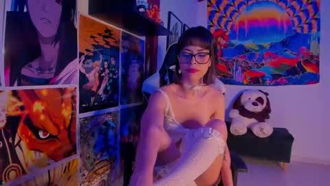 Snapshot of space__kittyy chatting on 12.14.24 Val online show from 12.14.24