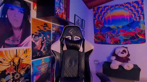 Snapshot of space__kittyy chatting on 12.24.24 Val online show from 12.24.24