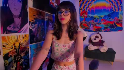 Snapshot of space__kittyy chatting on 12.30.24 Val online show from 12.30.24