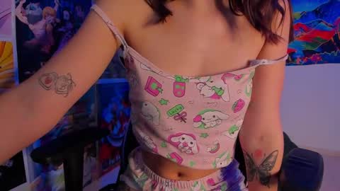 Snapshot of space__kittyy chatting on 12.30.24 Val online show from 12.30.24