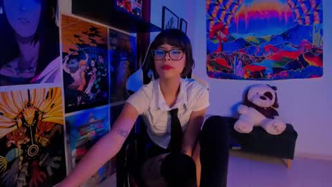 Snapshot of space__kittyy chatting on 02.07.25 Val online show from 02.07.25