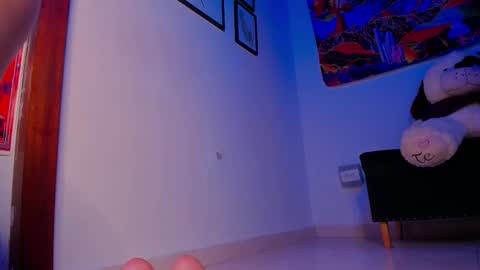 Snapshot of space__kittyy chatting on 02.12.25 Val online show from 02.12.25