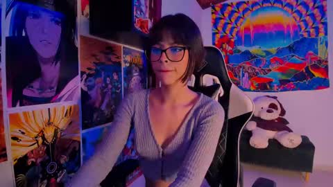 Snapshot of space__kittyy chatting on 02.17.25 Val online show from 02.17.25