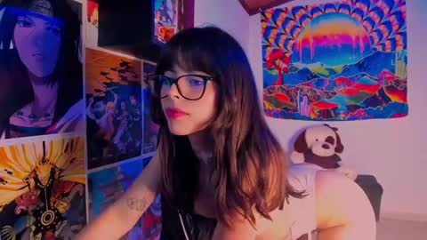Snapshot of space__kittyy chatting on 03.07.25 Val online show from 03.07.25