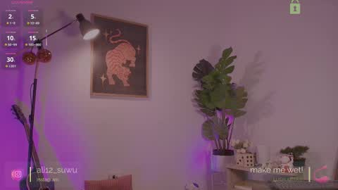 Snapshot of space_sexjs chatting on 11.24.25 ali online show from 11.24.25