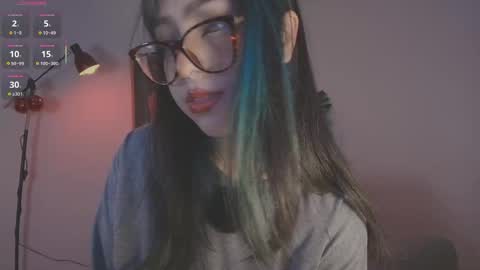 Snapshot of space_sexjs chatting on 12.17.25 ali online show from 12.17.25