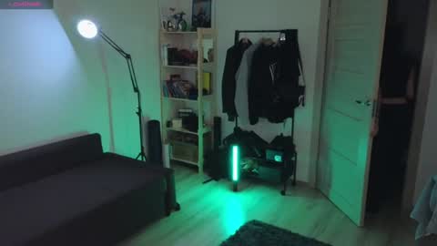 Snapshot of space_x_roxy chatting on 01.16.25 Roxy online show from 01.16.25