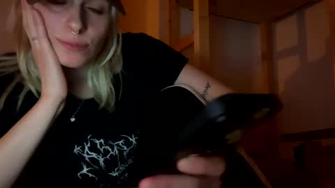 Spacegirl online show from 01.03.25