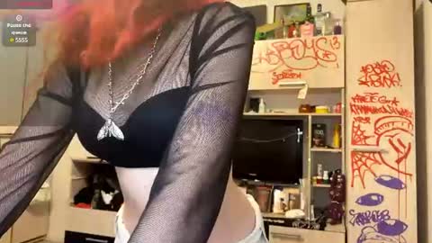Snapshot of spacekittyred chatting on 08.04.26 Eva online show from 08.04.26