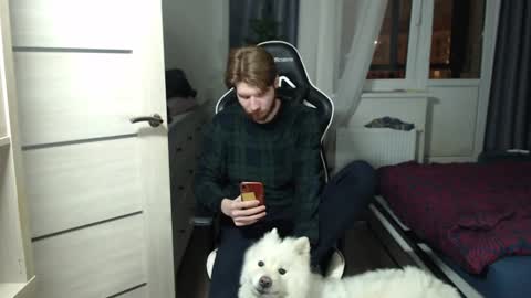 Snapshot of spaisenok chatting on 01.04.25 Mike online show from 01.04.25