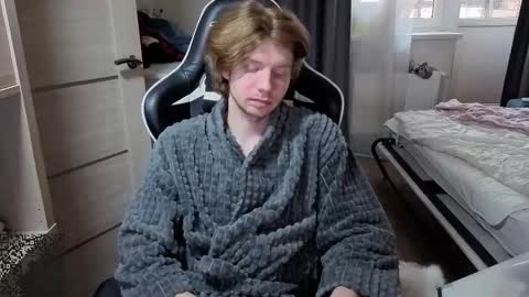 Snapshot of spaisenok chatting on 09.14.25 Mike online show from 09.14.25
