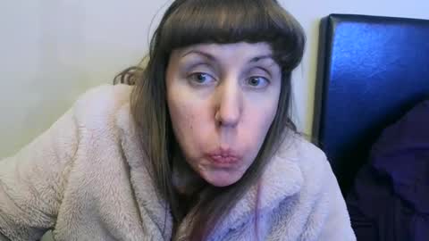 Snapshot of sparkle_pinuppp chatting on 01.25.25 Tip 1 token Follow me on instagram Sparkle pinuppp online show from 01.25.25