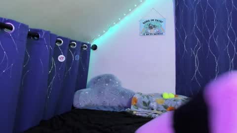 Snapshot of sparkling_water_hate_club chatting on 11.26.25 Atticus Pendragon online show from 11.26.25