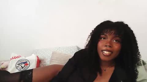 Snapshot of sparklingsoleil chatting on 10.17.25 Soleil online show from 10.17.25