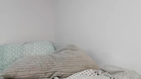 Snapshot of sparklingsoleil chatting on 11.11.25 Soleil online show from 11.11.25