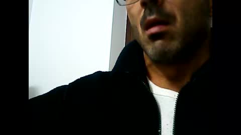 Snapshot of speed0800 chatting on 11.25.25 Speed online show from 11.25.25