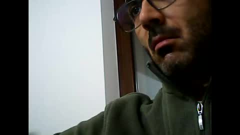 Snapshot of speed0800 chatting on 12.17.25 Speed online show from 12.17.25