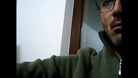 Snapshot of speed0800 chatting on 12.20.25 Speed online show from 12.20.25