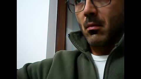 Snapshot of speed0800 chatting on 12.21.25 Speed online show from 12.21.25