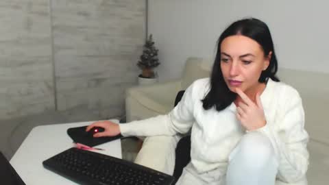 Carla online show from 12.12.24
