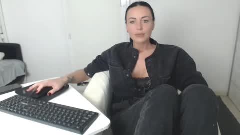 Carla online show from 01.25.25